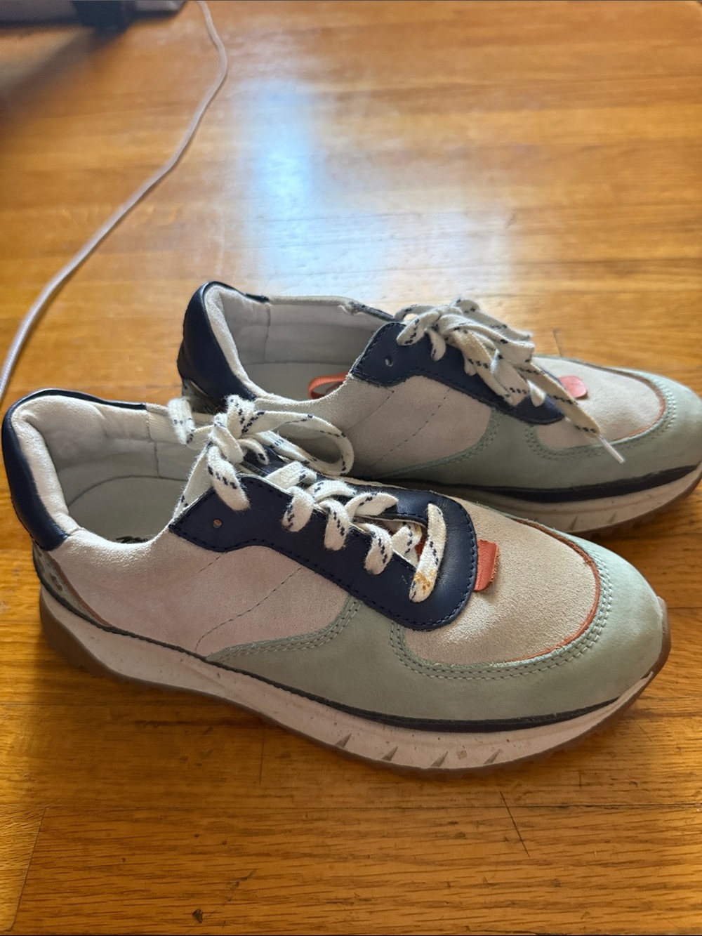 Womans Casual Lace-Up Sneakers in Light Green & Navy